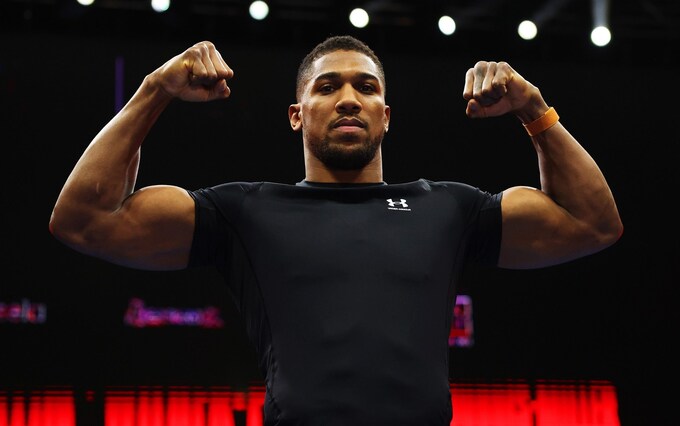 AJ Declares Himself King of UK Boxing